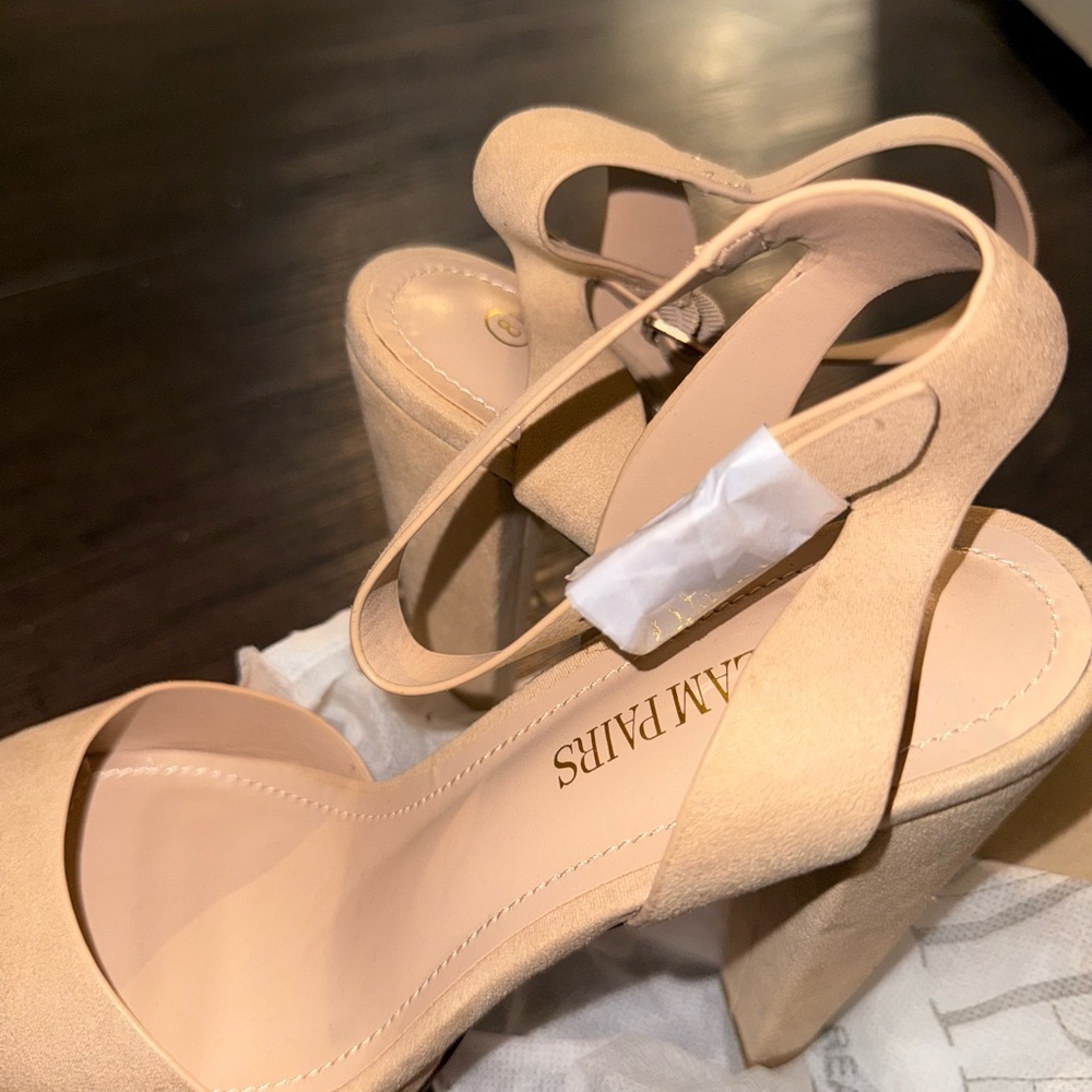 Heels nude *NEW*